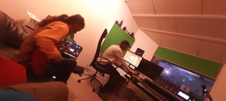 Andrea Tonni an der E-Gitarre bei Studio-Overdubs